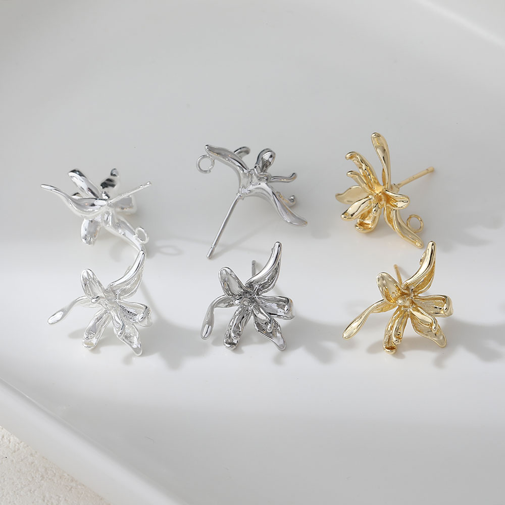 Flower Supply - 4PCS Dainty Flower Shape Ear Studs