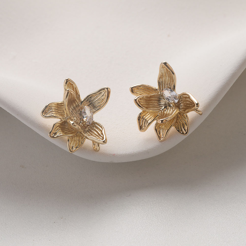 4PCS Dainty Flower Ear Studs E - огляд і ціна Flower Supply